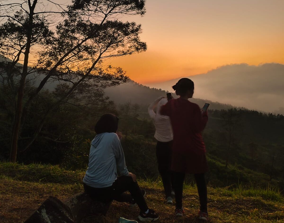 sunset-trekking-desa-wisata-klangon